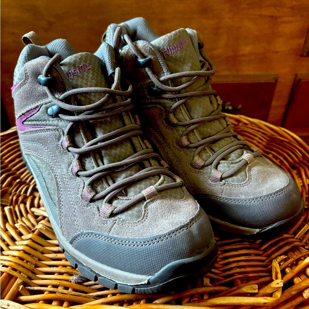 Northside Pioneer Women’s Hiking/Trail Boots sz 10